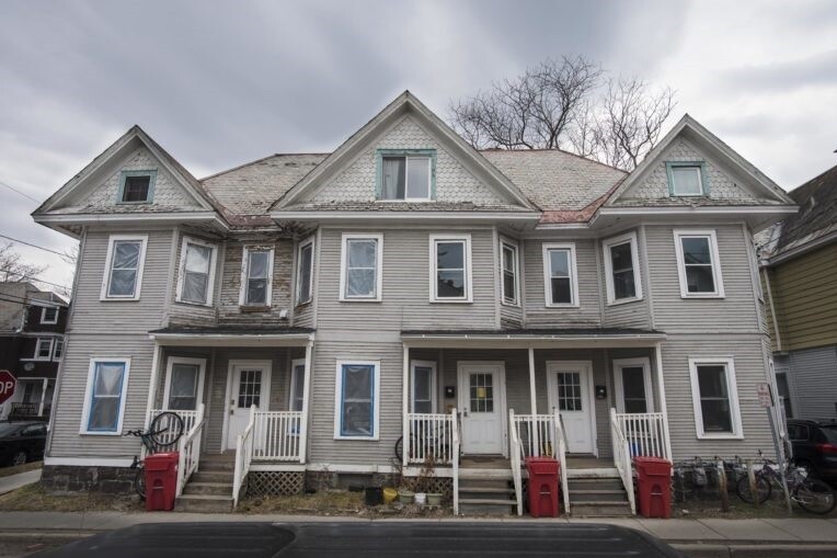 Picture of an apartment building